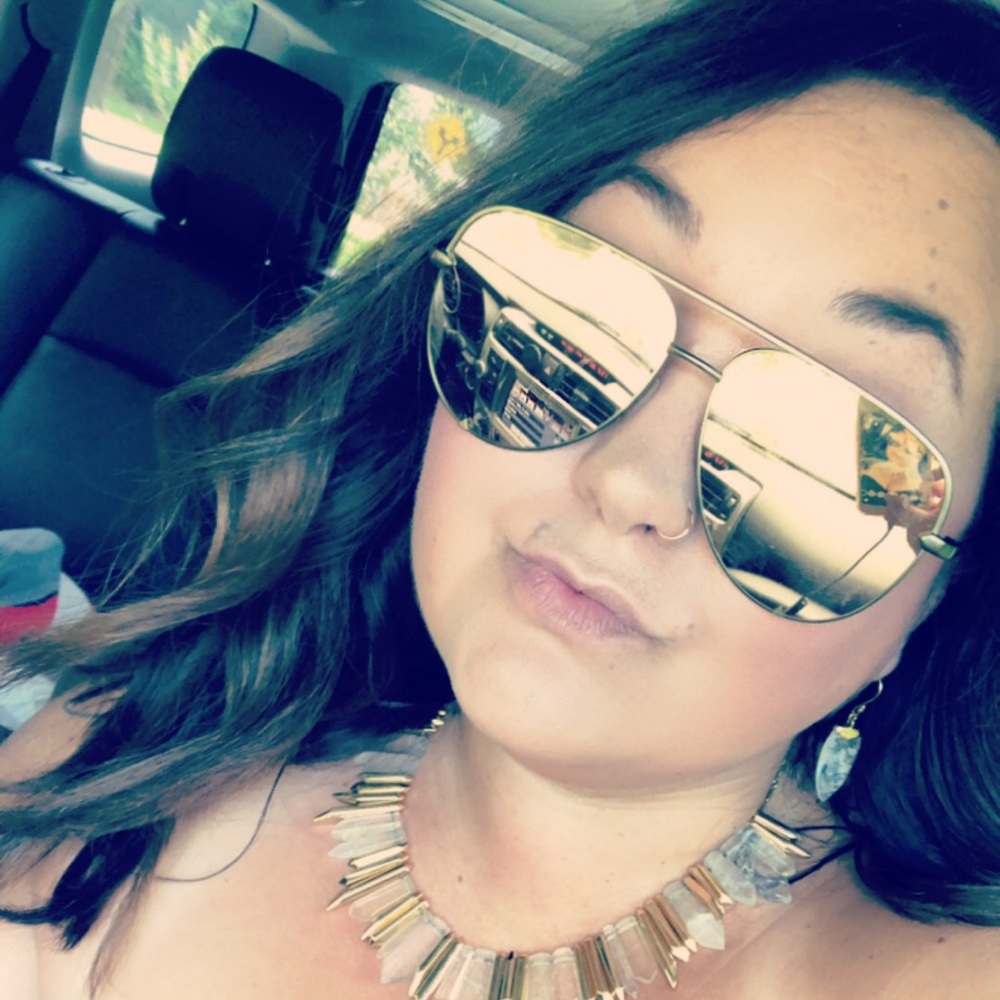 Meet your Posher, Linda